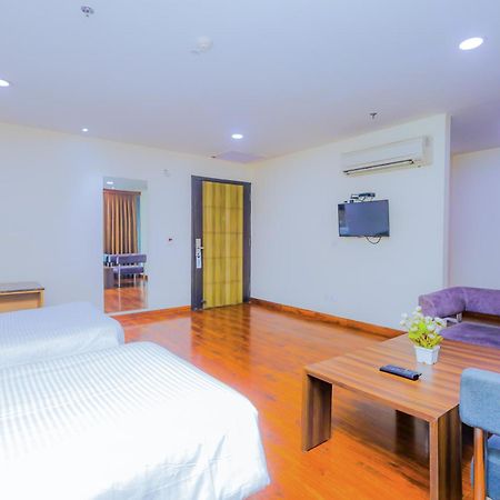 Hyphen Business Hotel Noida Zewnętrze zdjęcie