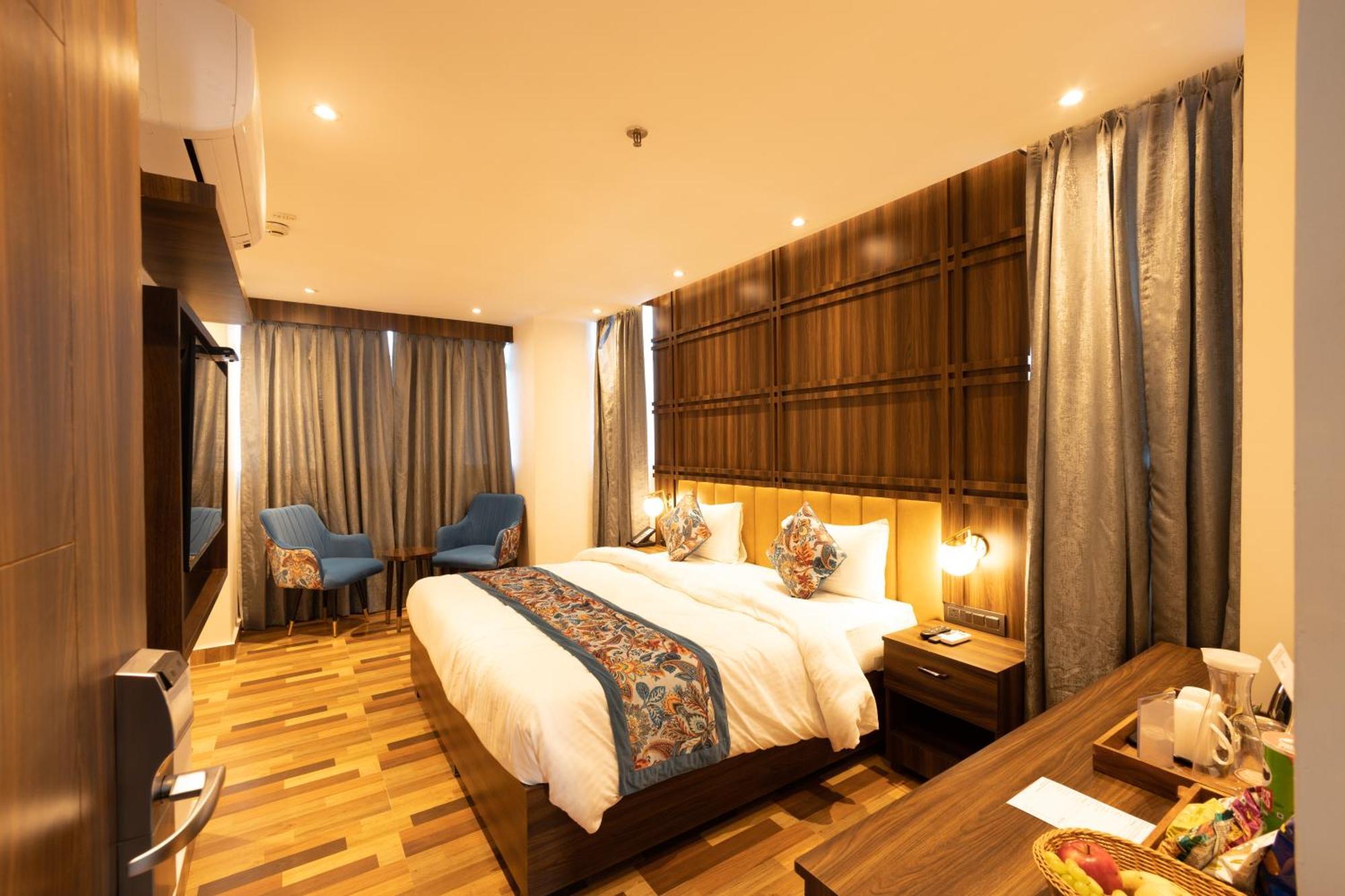 Hyphen Business Hotel Noida Zewnętrze zdjęcie