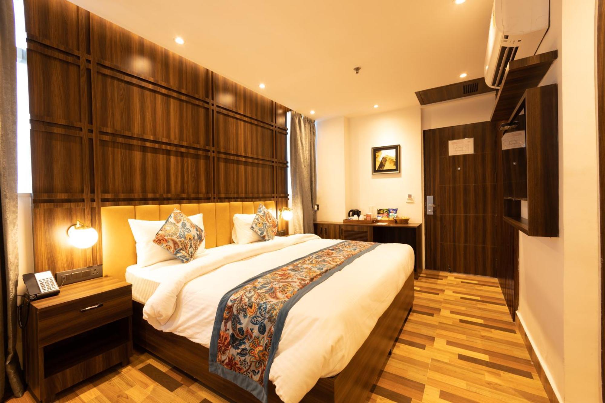 Hyphen Business Hotel Noida Zewnętrze zdjęcie