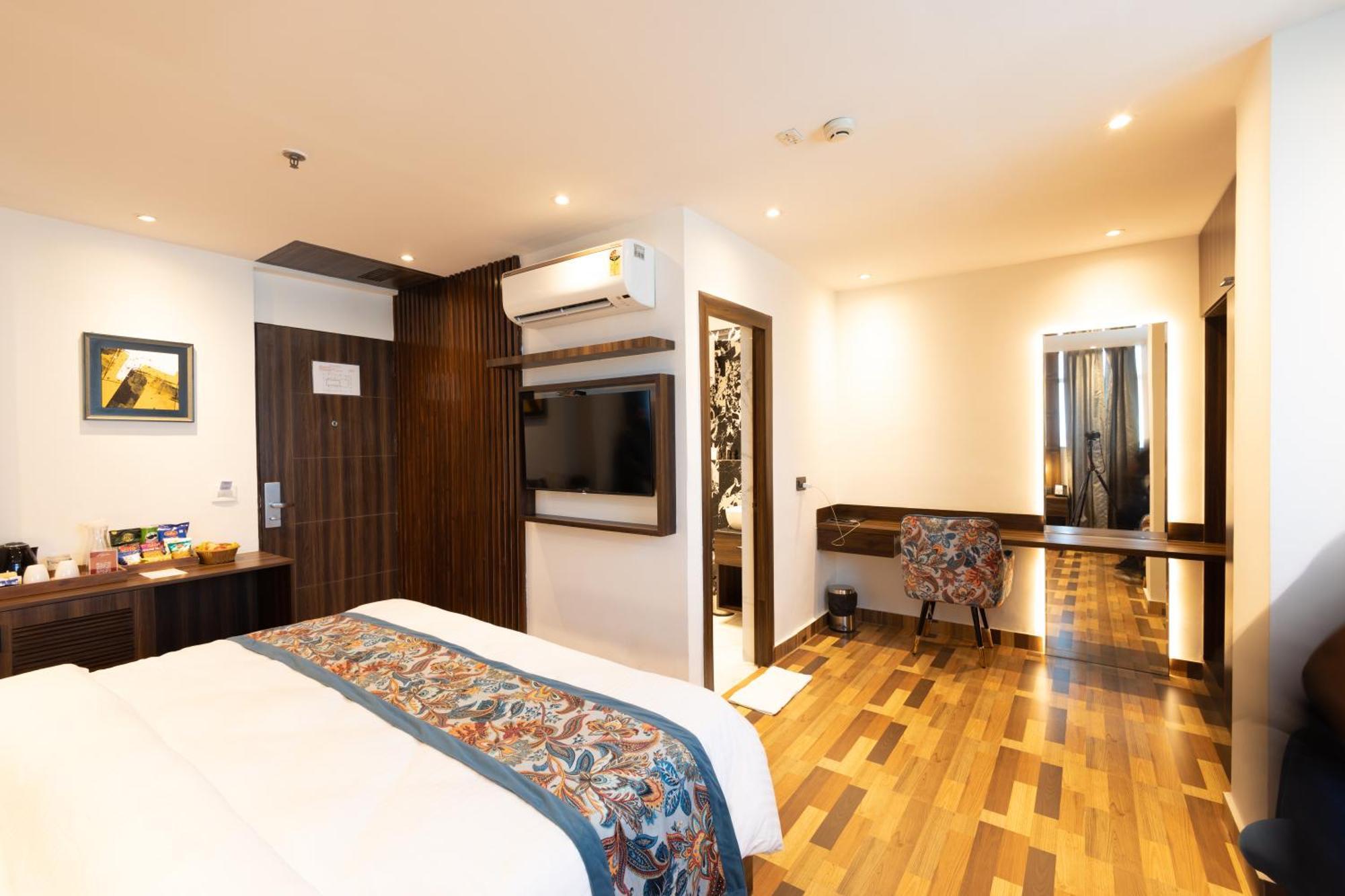 Hyphen Business Hotel Noida Zewnętrze zdjęcie
