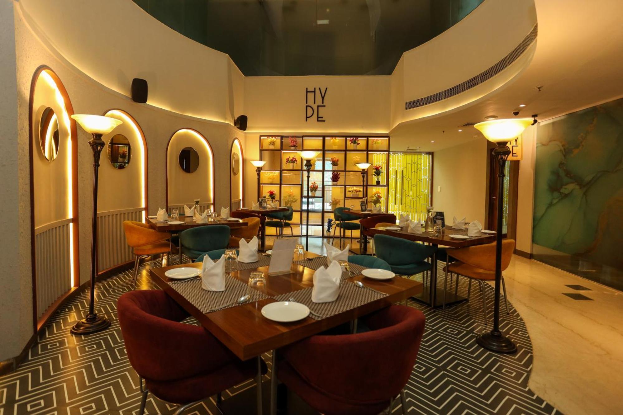 Hyphen Business Hotel Noida Zewnętrze zdjęcie
