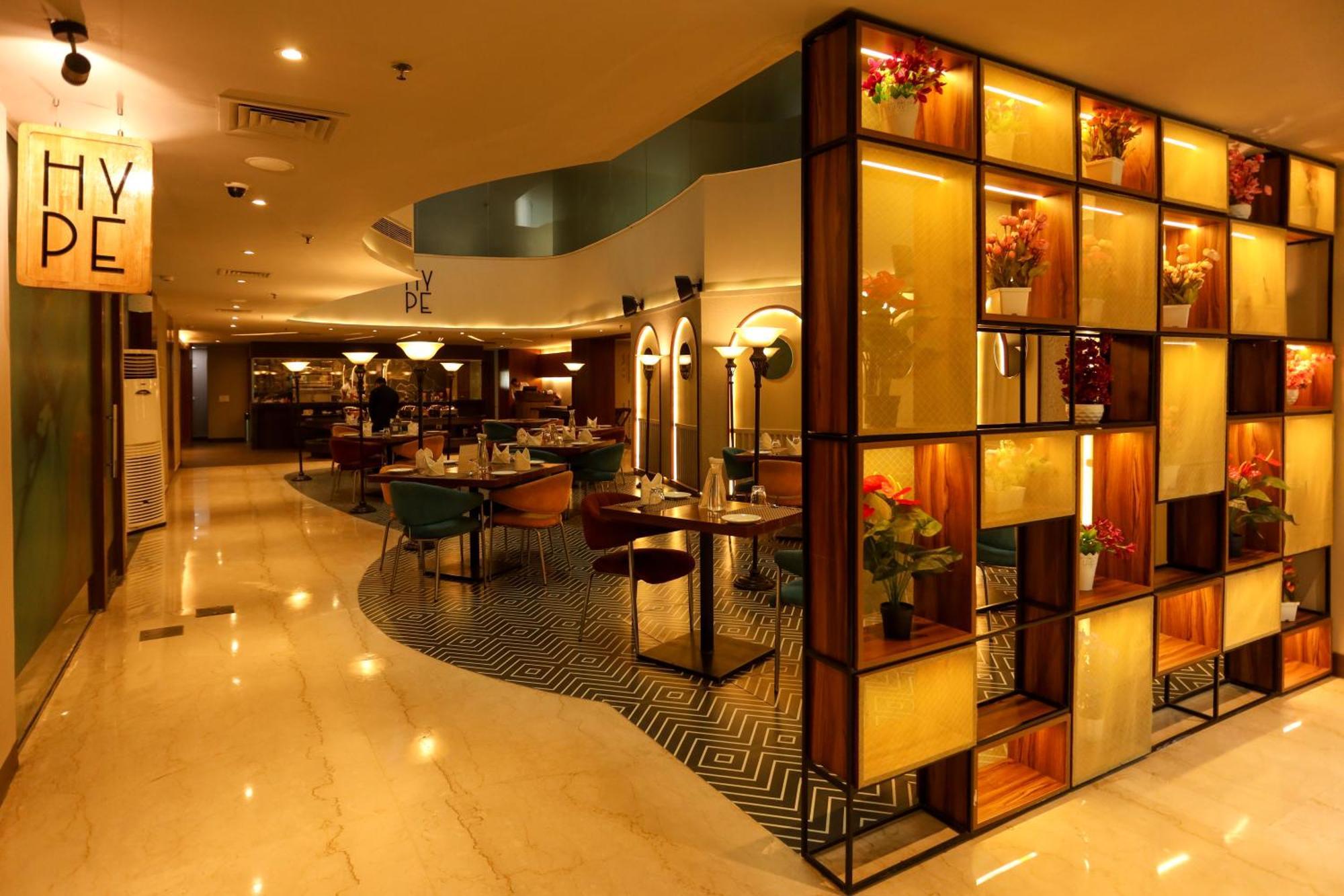 Hyphen Business Hotel Noida Zewnętrze zdjęcie