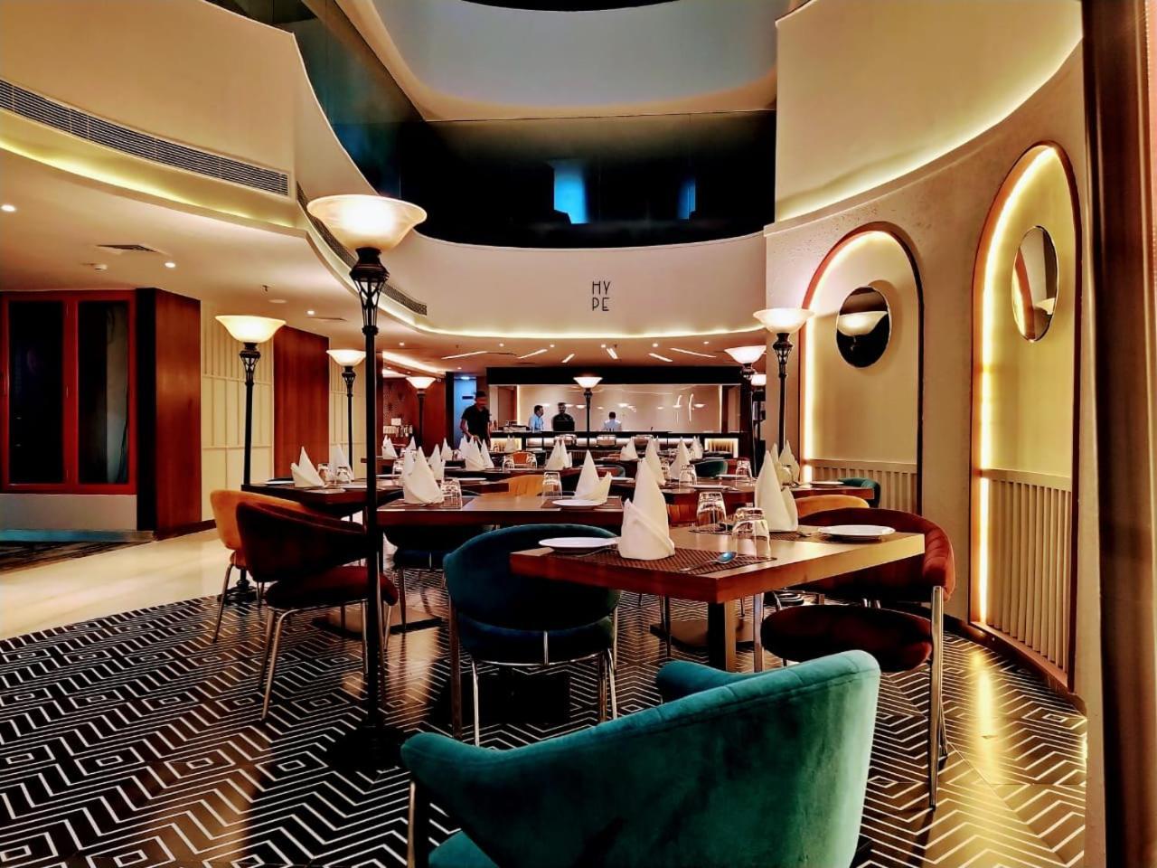 Hyphen Business Hotel Noida Zewnętrze zdjęcie