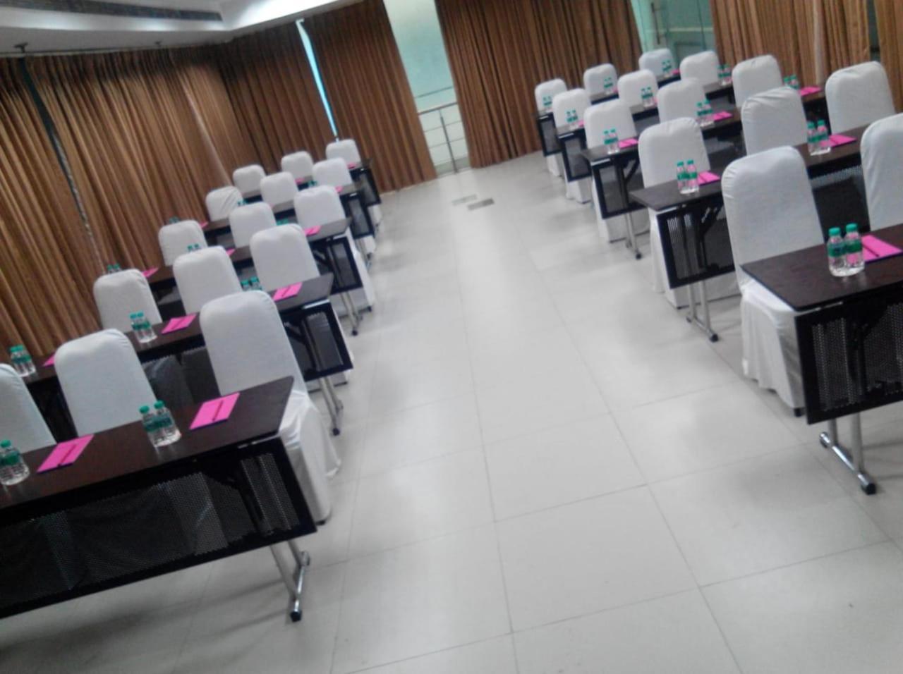 Hyphen Business Hotel Noida Zewnętrze zdjęcie