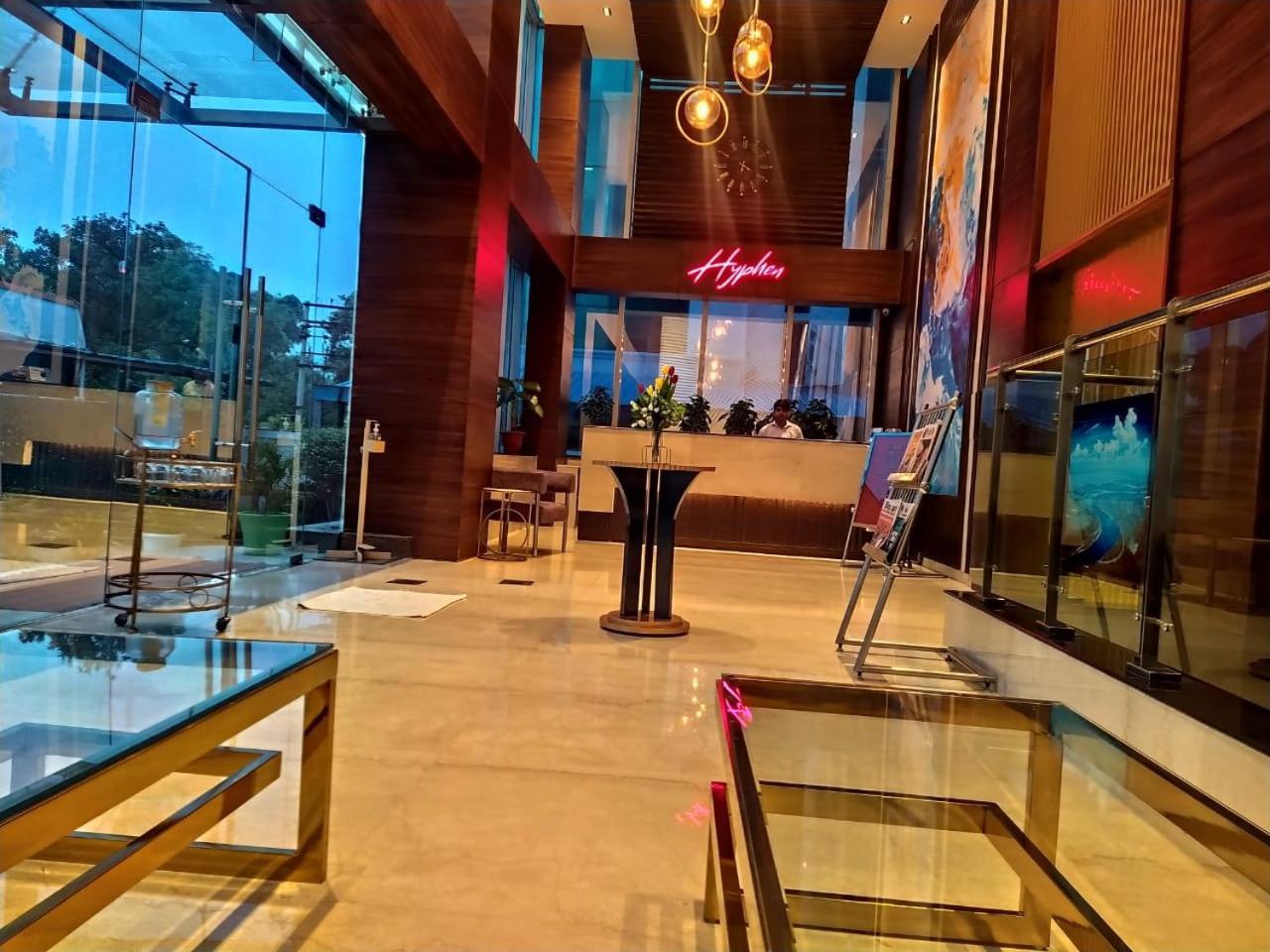 Hyphen Business Hotel Noida Zewnętrze zdjęcie