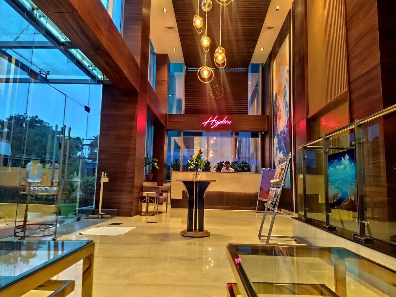 Hyphen Business Hotel Noida Zewnętrze zdjęcie