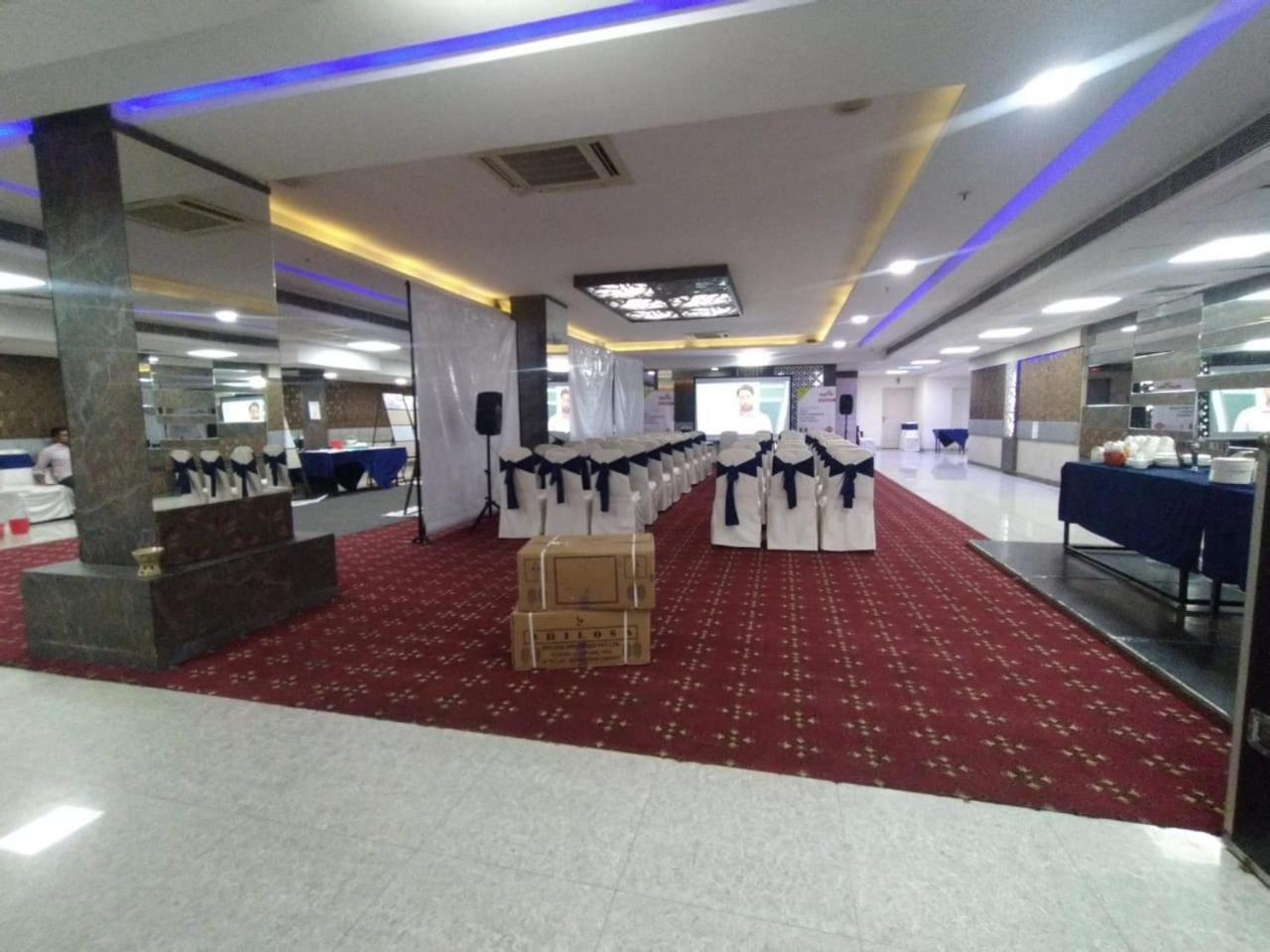 Hyphen Business Hotel Noida Zewnętrze zdjęcie