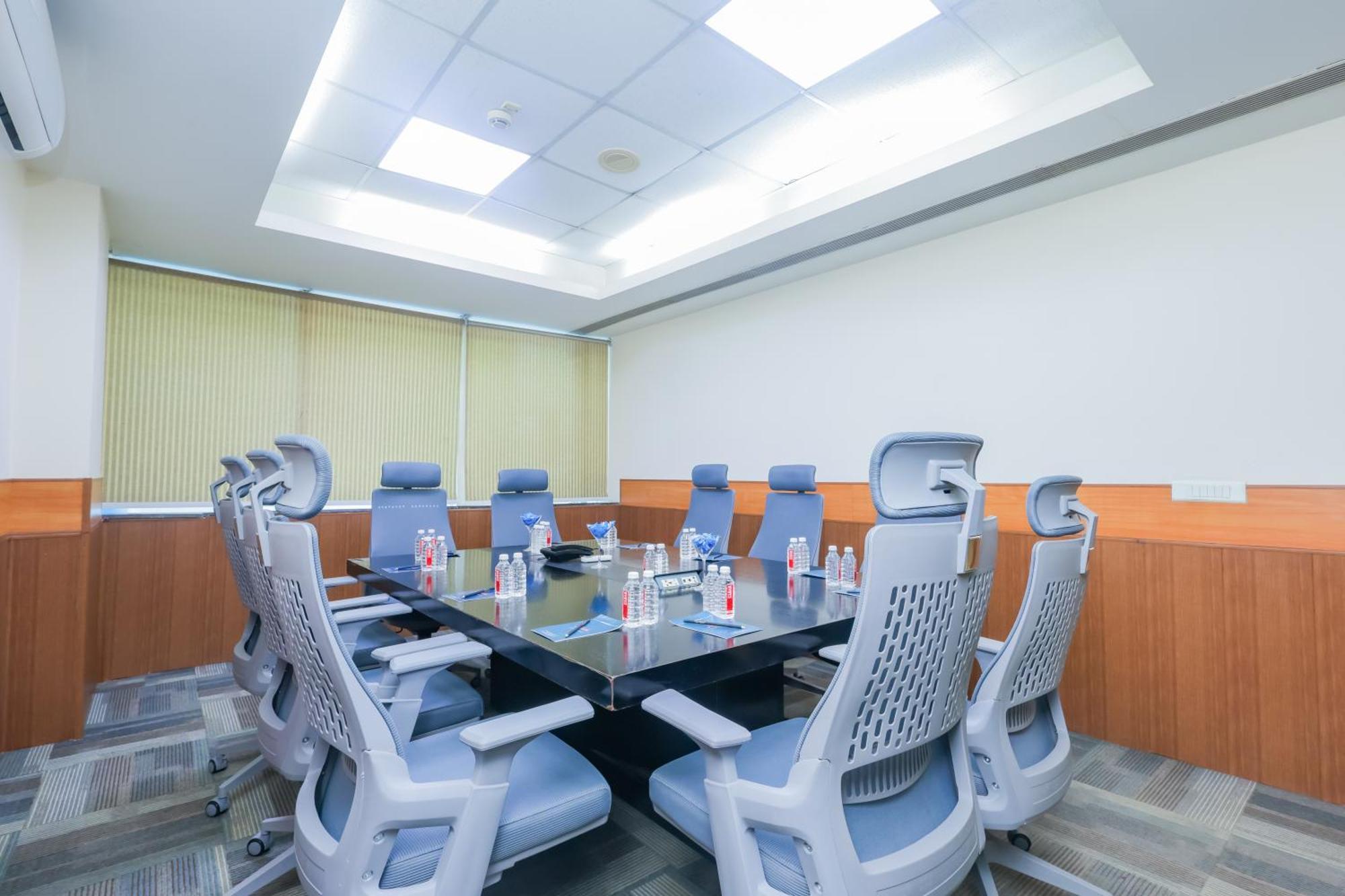 Hyphen Business Hotel Noida Zewnętrze zdjęcie
