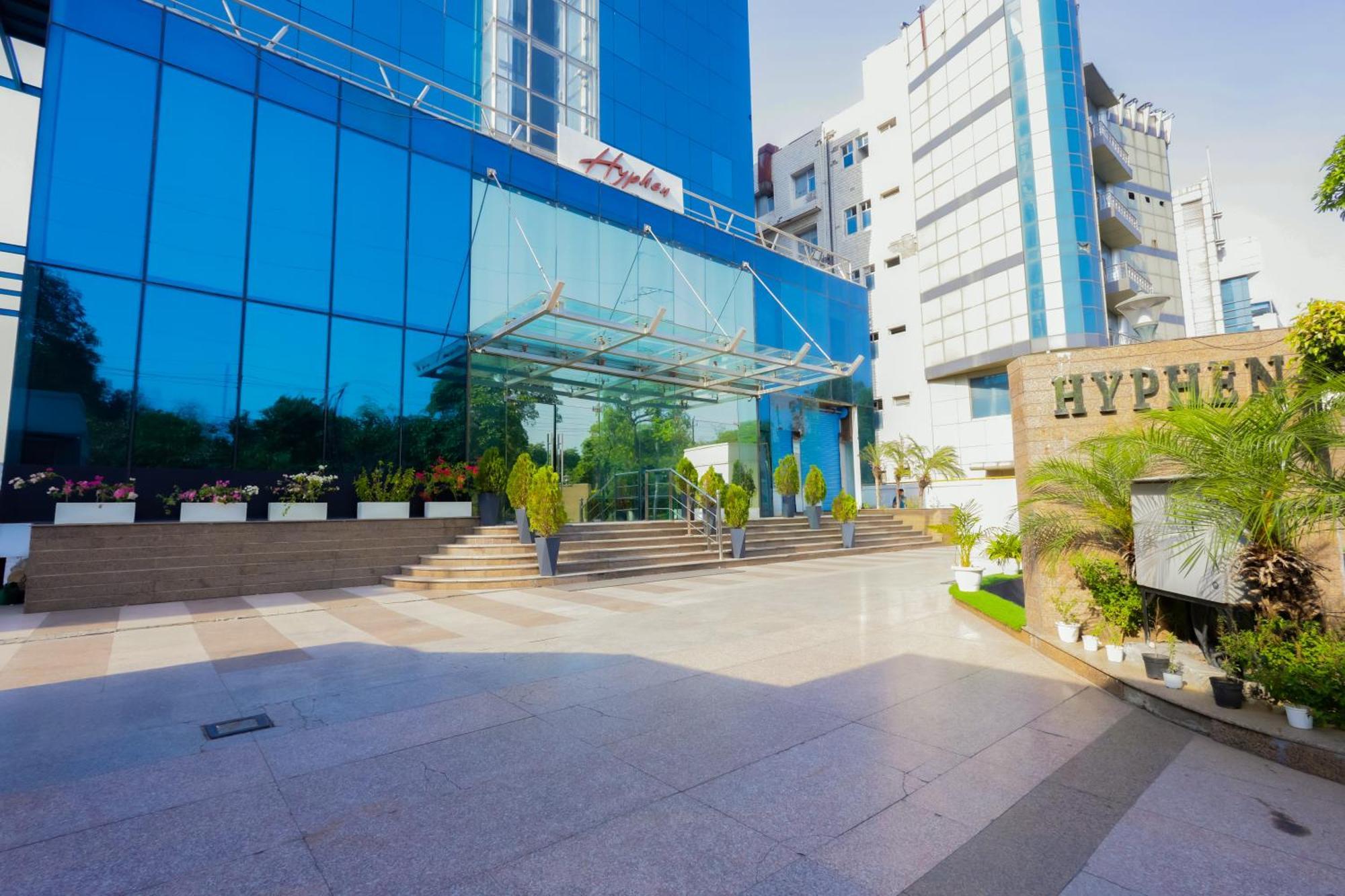 Hyphen Business Hotel Noida Zewnętrze zdjęcie