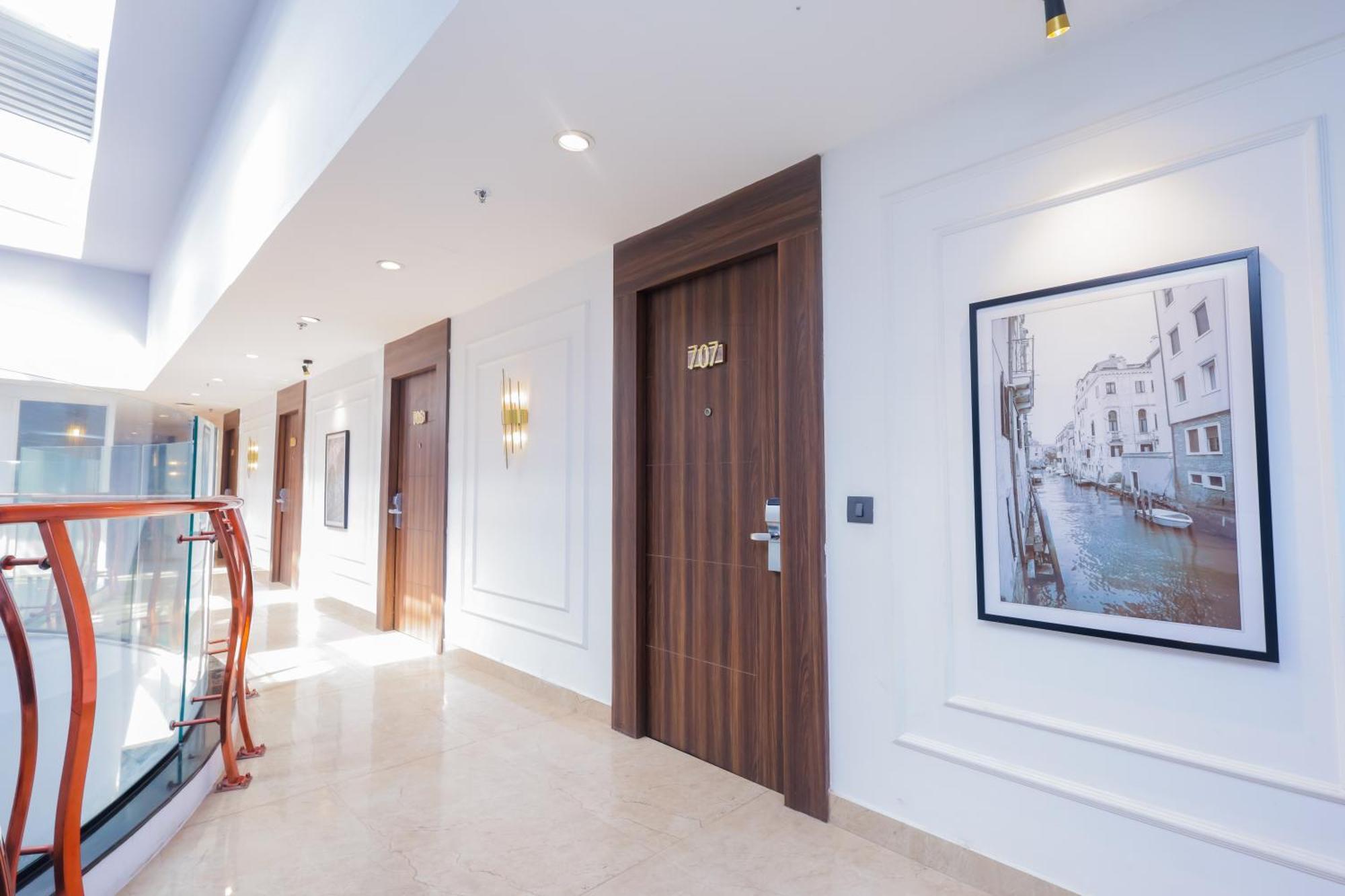 Hyphen Business Hotel Noida Zewnętrze zdjęcie
