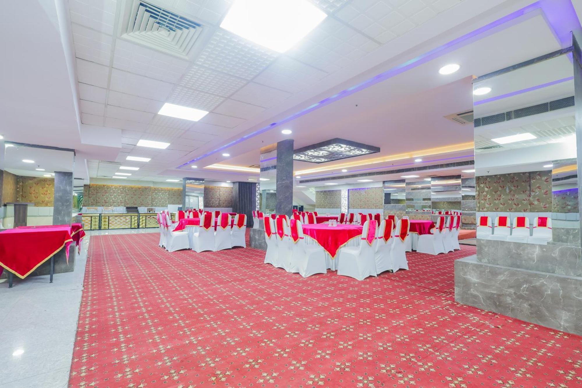 Hyphen Business Hotel Noida Zewnętrze zdjęcie