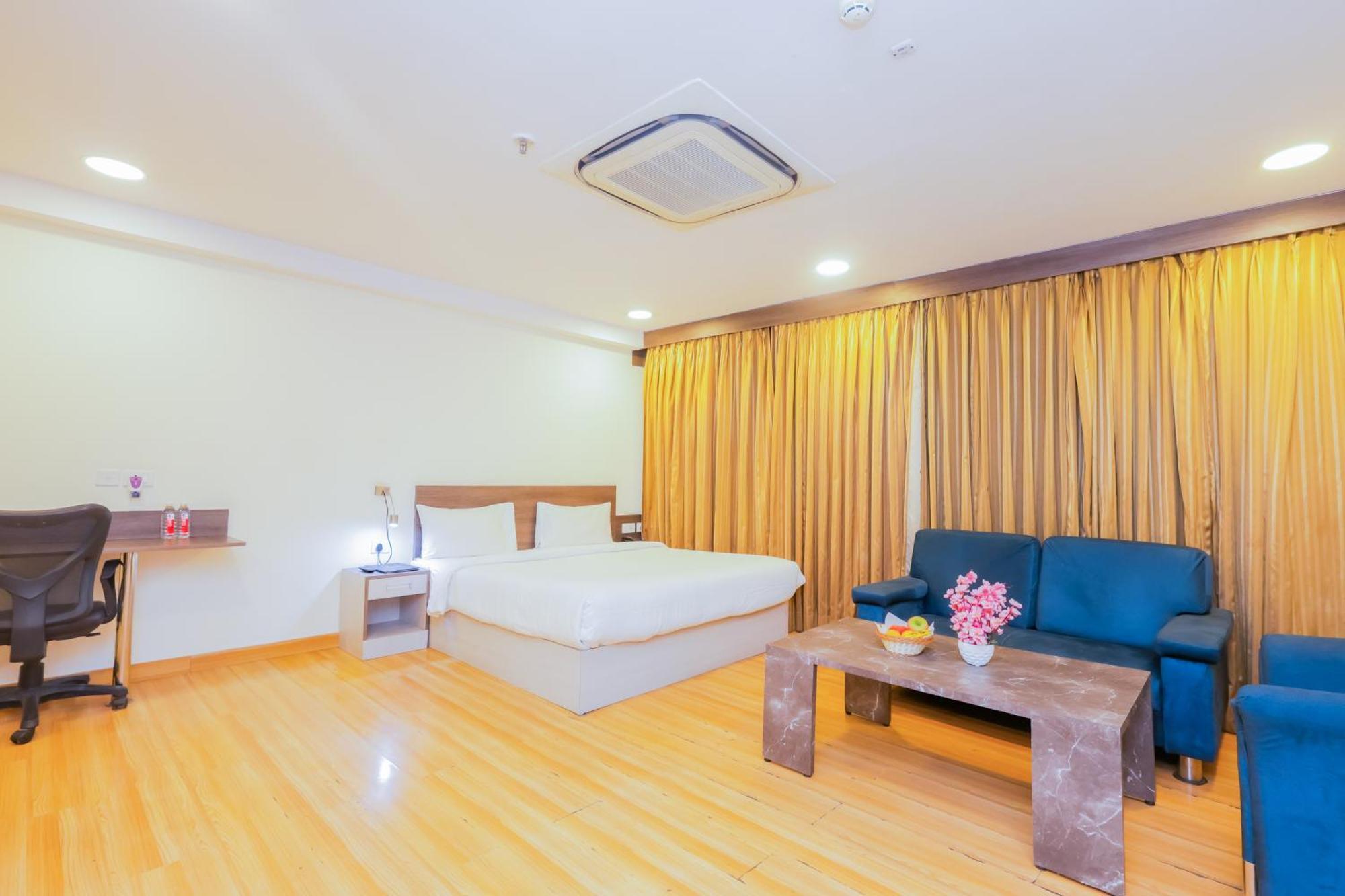 Hyphen Business Hotel Noida Zewnętrze zdjęcie